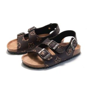 Sandalen 22-35 Full Kids Kleinkind Kindergrößen PU Leder Jungen Mädchen Jugend Sommerschuhe Flach Anti-Skid Beach Bad Outdoor Rennen