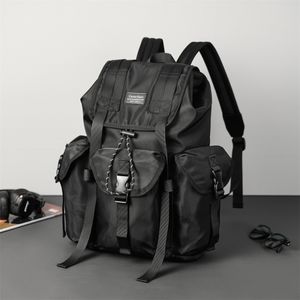 Kvinnor Brand Bags Design Men's Essentials Ryggsäckar präglade läderryggsäckar Lyxvarumärke Mäns stora kapacitet Ryggsäckar för pojkar flickor Mochila väskor