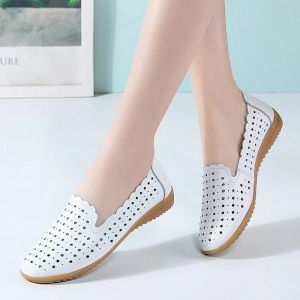 Сапоги летние женщины модные повседневные туфли кожаные пластинки Slowon Loafers Ladies Designer Sneakers Hollow Out Moccasins Женщины