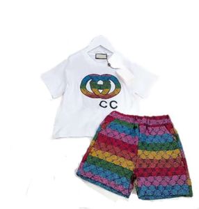 2024 Moda Lüks Tasarımcı Giyim Setleri Çocuklar T-Shirt Kısa İngiliz Yaz Çocuk Hazineleri ve Kızlar Pamuklu Two Piece Üstler Yepyeni