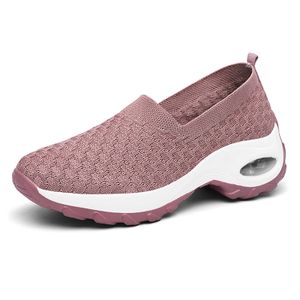 HBP Non di marca più economico Nuova moda Comode scarpe da ginnastica Tacco medio Scarpe casual da donna Calzino leggero Scarpe elastiche Slip-on in gomma