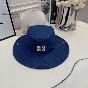 Luxury Cowboy Hat Par Semester Sun Beach Hatts Women Designer Bucket Hat Summer Younger Wide Brim Hats Travel Mi Cap Fashion Letter 3D Brodery Cap