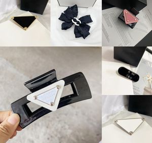 Luxury Barrettes Designer Womens Girls Letter Hair Clips Hairpin Brand Classic Versatile Leisure Hairclips Fashion Black Solid Color Hairclaw Wholesale
