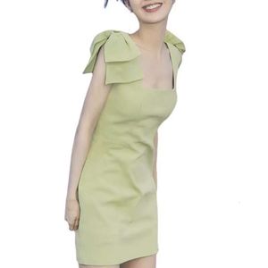 Temperament Green Camisole Dress for Women's Summer 2024 New Tea Break French Design Sense, Small Stature Strap kjol