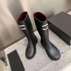 Hohe Version 2022 neue kleine duftende Wind- und Regenstiefel Damen knielange Stiefel C lange Stiefel mit flachem Boden rotes Innenfutter lange Röhren-Ritterstiefel