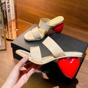 Icke-varumärke unik trendig konstig HBP Summer Square Toe Sandaler Shoes Heart Luxury Heels For Women