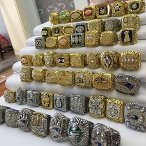 55st 1966 till 2020 American Football Team Champions Championship Ring Set With Wore Display Box Trophy Souvenir Men Fan Souvenir Trevlig gåva grossist 2024 Gift YY