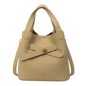 Torby na ramię Modny i minimalistyczny kosz do pracy do pracy w wersji koreańskiej wszechstronna torebka z niszową konstrukcją torba crossbody Women 240318