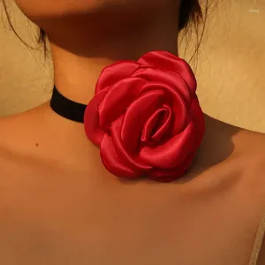 Pendanthalsband 2024 Big Flower Women's Choker Halsband Alla hjärtans dag Romantiska tyghalsbandsmycken