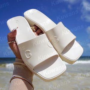 Designer Slides de borracha Sandálias Jelly Silppers Women Plataforma Praia Summer Slip à prova d'água no calcanhar Lady Mule Slide Size 35-41