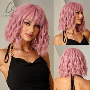 合成ウィッグチャームスソースピンクボボウィッグショートナチュラルウェーブヘア女性パーティーのための合成ウィッグ毎日の高密度耐熱性240328 240327