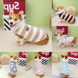 Vestiti per animali domestici Autunno Inverno Nuovo maglione con salsiccia Corgi Tessuto di flanella per cani di taglia media e grande Due pezzi