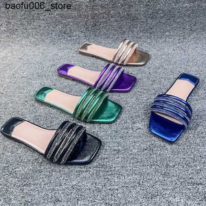 Slippare Summer Women Flat Slippers Water Diamonds Decoration Fashion Flip Flops for Ladies Casual Outdoor Slides Solid Woman Shoes Q240318