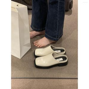 Pantofole Scarpe basse Muli femminili per le donne 2024 Sandali con tacco beige da donna Mocassini con punta bassa e plateau con tacco quadrato Nero