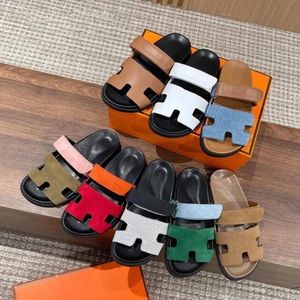 Designer tofflor chypre sandal designer skjutreglage flip flops platt sandaler strand komfort kalvskinn läder naturlig mocka getskinn i brunt svart för kvinnor och