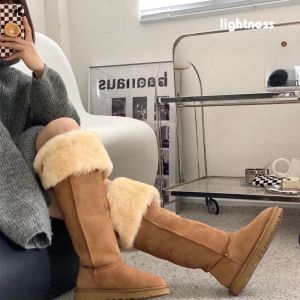 Botas versáteis Nubuck Leather Plexh Women Sapatos 2024 outono/inverno Novo barril alto botas de neve quente DOIS VELHOS ANTI -SLIP JETO BOTAS