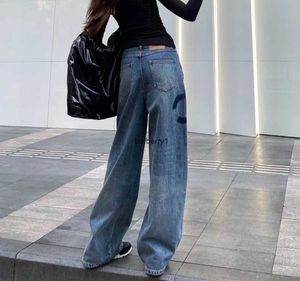 Kvinnor jeans hög midja designer rakt genom breda benbyxor visar tunna kvinnor avslappnade byxor storlek s-l