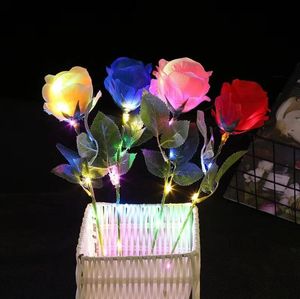 Rose artificiali luminose Fiori Decorazione per feste LED Illuminano stelo lungo Rosa di seta finta per bouquet da sposa fai da te Centrotavola Regalo di San Valentino