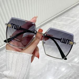 Óculos de sol moda sem aro mulheres armação de metal ao ar livre uv400 óculos de sol homens gradiente luxo designer moderno óculos