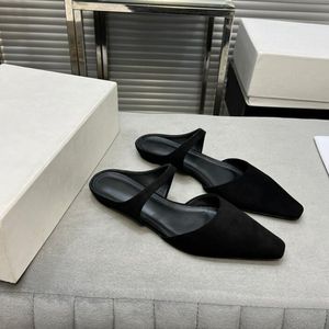 Lyxdesigner Kvinnor Sandaler Low Heel Slippers Retro Baotou Muller Half Slipper Summer New Square Headed Flat Heel Sandal