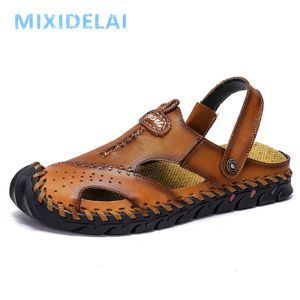 Boots 2022 New Leather Men Men's Sandals Classic Roman Sandals عرضة مريحة أحذية مريحة الصيف في الهواء الطلق شاطئ Man Sandals Sneakers 3848