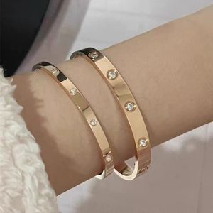 Bracciale di lusso per donna Cacciavite in acciaio inossidabile Coppia Bracciale in oro Gioielli di moda da uomo Regalo di San Valentino per la fidanzata Accessori all'ingrosso