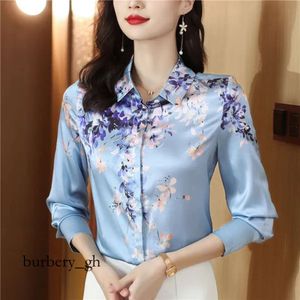 Beige Satin Chain Print Shirt for Women Lapel Ribbon Bow Autumn Winter Designer BLOUSES 2023 Office Ladies Chic Long 502