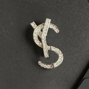 Luxury designer brooch brand letter brooch diamond women's brooch set brooch jewelry wedding party gift5