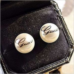 Korean Fashion Round Pearl Letter Stud Earrings for Women Sier Needle Party Wedding Ear Studs Jewelry