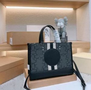 moda klasik tasarımcı moda crossbody çanta tasarımcısı kadın çanta omuz çantaları lüks tasarımcılar çanta deri tote c00318