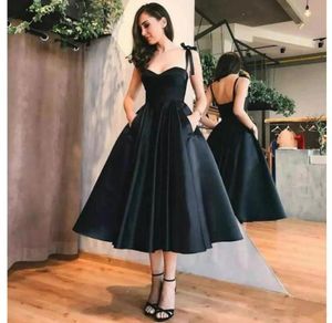 Elegante schwarze kurze Cocktailkleider Träger Spaghetti Kurze Ballkleider Partykleider Schwarzes A-Linien-Abendkleid TeeLänge Custom 7882083