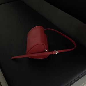 Shoulder Bags a Niche Designer s Instagram Popular Personalized Handheld Single Shoulder Underarm Buckle Heart Shaped Cylindrical Bag Trendy 240318