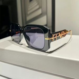 Designer-Sonnenbrille mit großen Buchstaben, für Damen und Herren, Luxusbrille, Vollformat-Sonnenbrille, durchscheinende Brille, Outdoor-Strand, UV400-Schutz