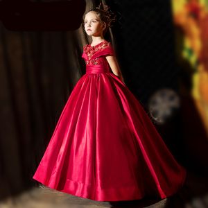 Parlak kırmızı saten aplike tren çiçek kız elbise kız pageant elbiseler parti/doğum günü elbiseler kız etek özel sz 2-12 d318018