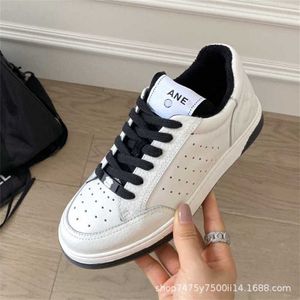 56% rabatt Sport 2024 Xiaoxiangfeng Panda Transparent Sole Small White Womens New Letter Color Matching Lace Up Sports High Plank Shoes