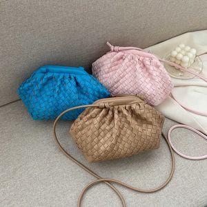 Shoulder Bags Autumn Women s Small Bag 2024 New Trendy and Fashionable Weaving Cloud Netting Red Crossbody 240318