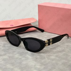 Damen-Sonnenbrille, Designer-Sonnenbrille für Damen, süße, ausgehöhlte Buchstaben, Luxusbrille, schmale, kleine Sonnenbrille, bunte, durchscheinende Brille für Herren