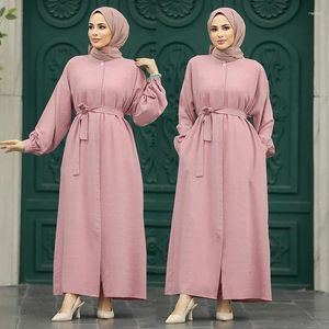 Abbigliamento etnico Abito musulmano casual semplice Abito jacquard tridimensionale legato in vita Elegante abito mediorientale Rosa a maniche lunghe da donna