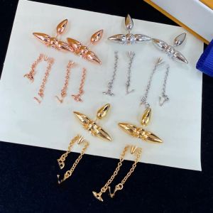 Luxury Clover Tassel Gold Silver Plated Ear Stud Drop Earring varumärkesdesigner Rostfritt stål Elegant Women Girl Fashion Jewelry Accessories Present Partihandel med låda