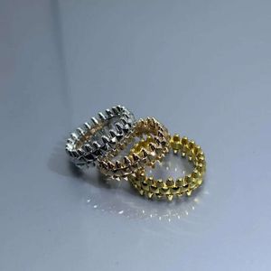 Skruv Carter Rings Nail Rivet Ring V Gold Material Fashion Light Luxury Temperament Mortile Par Par Bullet KM3B