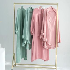 Etniska kläder Abaya Khimar Set 2 -stycken skrynkliga tyg ruffles hijab halsduk oregelbunden hem maxi klänning islam dubai muslimska kvinnor turkiska