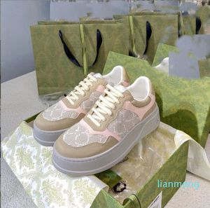 2024 nuove scarpe casual da donna scarpe da ginnastica sportive in pelle di tendenza alla moda