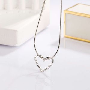 New Love Necklace Korean Edition Fashionable Minimalist Style Wrapped Heart Hollow Collar Chain for Women