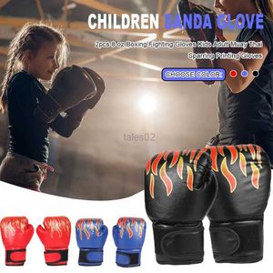 Equipaggiamento protettivo 1 paio Guanti da boxe per bambini per bambini Guanti da fiamma professionali in mesh traspirante PU Guanti da allenamento per boxe Sanda yq240318