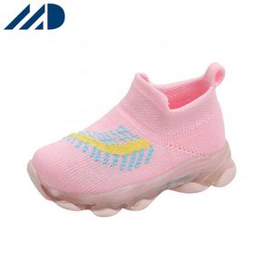 HBP Primavera Sem Marca LED Light Up Meninos Sapatos Fabricantes Atacado Respirável Fly Tricô Meias Sapatos Meninas Chinelos Esportivos