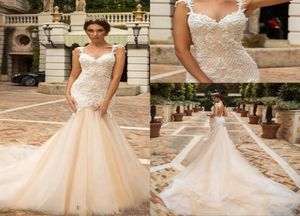 Designer sjöjungfru spets bröllopsklänningar 2018 Crystal Design Bridal Empelled Bodice Sleeveless Fit and Flare Backless Wedding Gown6202717