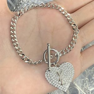 Bracciale di design a cuore pieno di diamanti geometrico elegante braccialetto di gioielli donna di fascia alta elegante lettera braccialetti con ciondoli padri regali per la festa della mamma zh187 E4