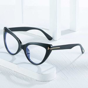 Fashion Sunglasses for Mens Designer Women Classic T-shaped Cats Eye Flat Lens New Trend Anti Blue Light Glasses