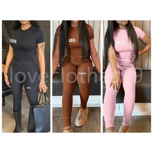 Tasarımcı Trailtsuit Kadın Pantolon Takım Kadınlar İki Parça Jogger Set Yeni Harfler Baskılı Kısa Kollu Seksi Moda Taytlar Yoga Pant Essentialsweatsuit Tshirt