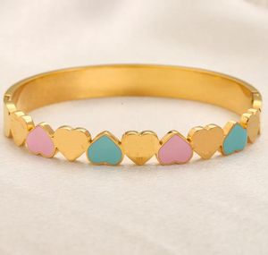 gioielli in oro gioielli con bracciale di design gioielli da regalo d'amore placcati in oro di alta qualità nuovo produttore all'ingrosso di braccialetti in acciaio inossidabile che non sbiadiscono